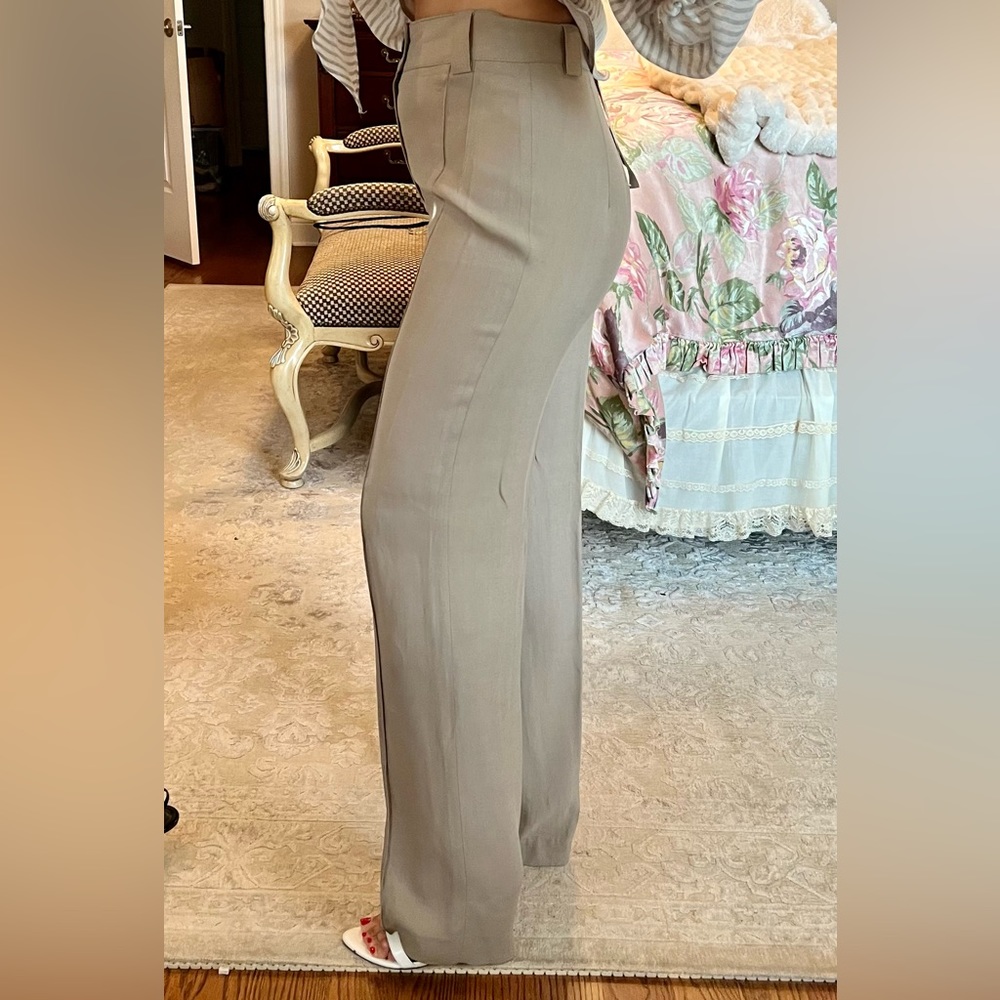 Brand new, selling because No longer suites me, worn only in the picture